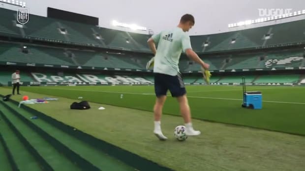 Match-winner Dani Olmo’s barefoot skill in training